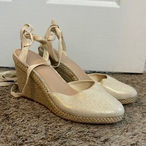 Kelly & Katie gold wedges